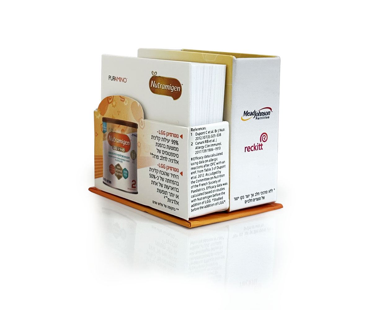 מעמד ממו שולחני עם כוס לעטים